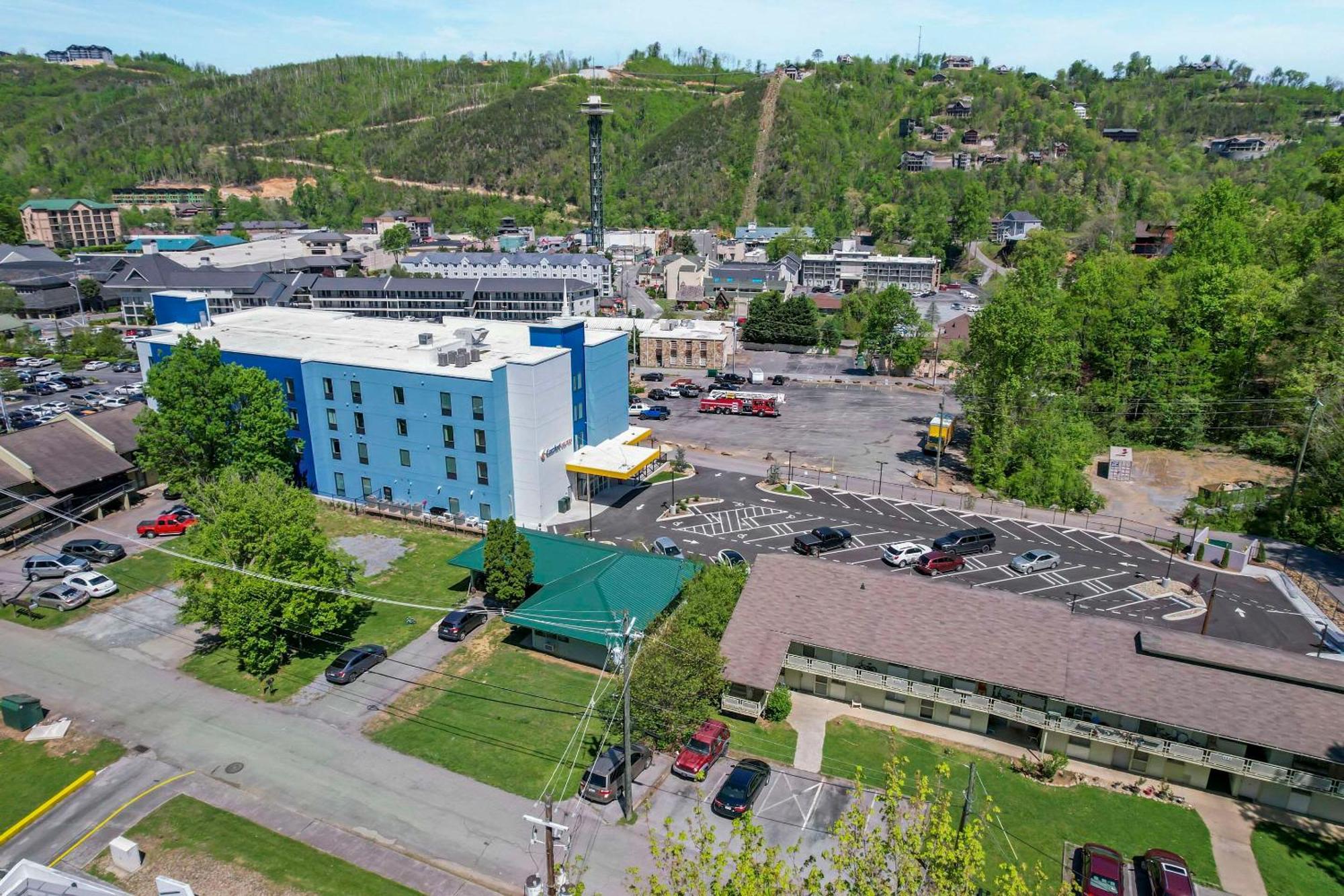 Comfort Suites Gatlinburg Downtown-Convention Center Экстерьер фото